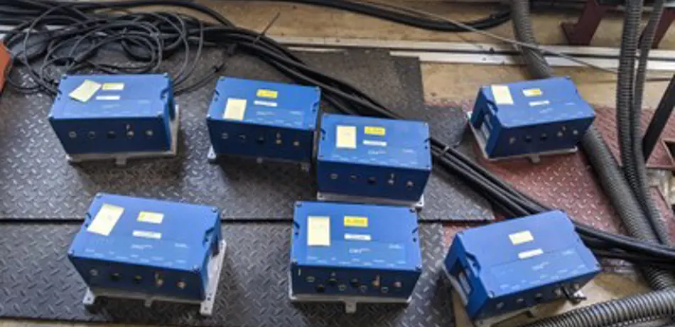 Geosig Field Accelerometers allow for monitoring autonomously on a structure without access to a power supply